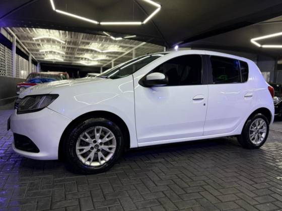 RENAULT SANDERO 1.0 AUTHENTIQUE 16V FLEX 4P MANUAL RENAULT SANDERO 1.0 AUTHENTIQUE 16V FLEX 4P MANUAL